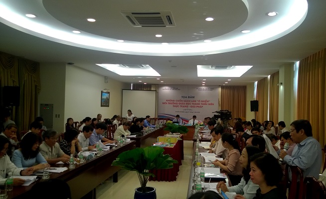 Các đại biểu thảo luận sôi nổi tại buổi tọa đàm diễn ra tại TPHCM, ngày 21/1/2015 (Ảnh: T.Hòa)