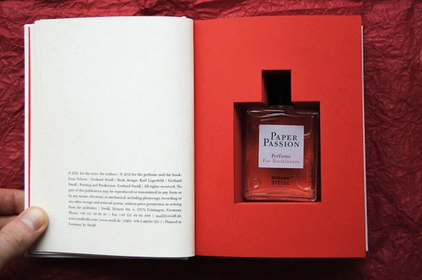 ly-giai-vi-sao-sach-cu-co-mui-dac-trung ly-giai-vi-sao-sach-cu-co-mui-dac-trung