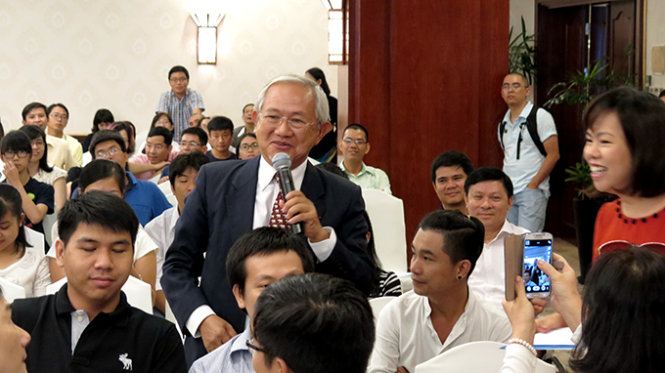 GS Phan Văn Trường phát biểu về sách hay - Ảnh: L.Điền